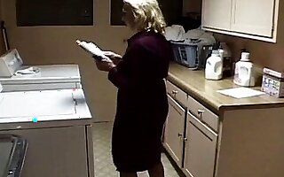 Blonde milf with lesbian niece teaches her however to masturbate