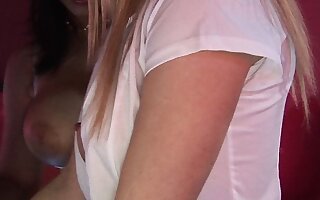 dreier mit zwei cosplay teens mit engen muschis
