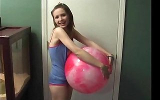 18yo teen Kitty throws her first drowse party